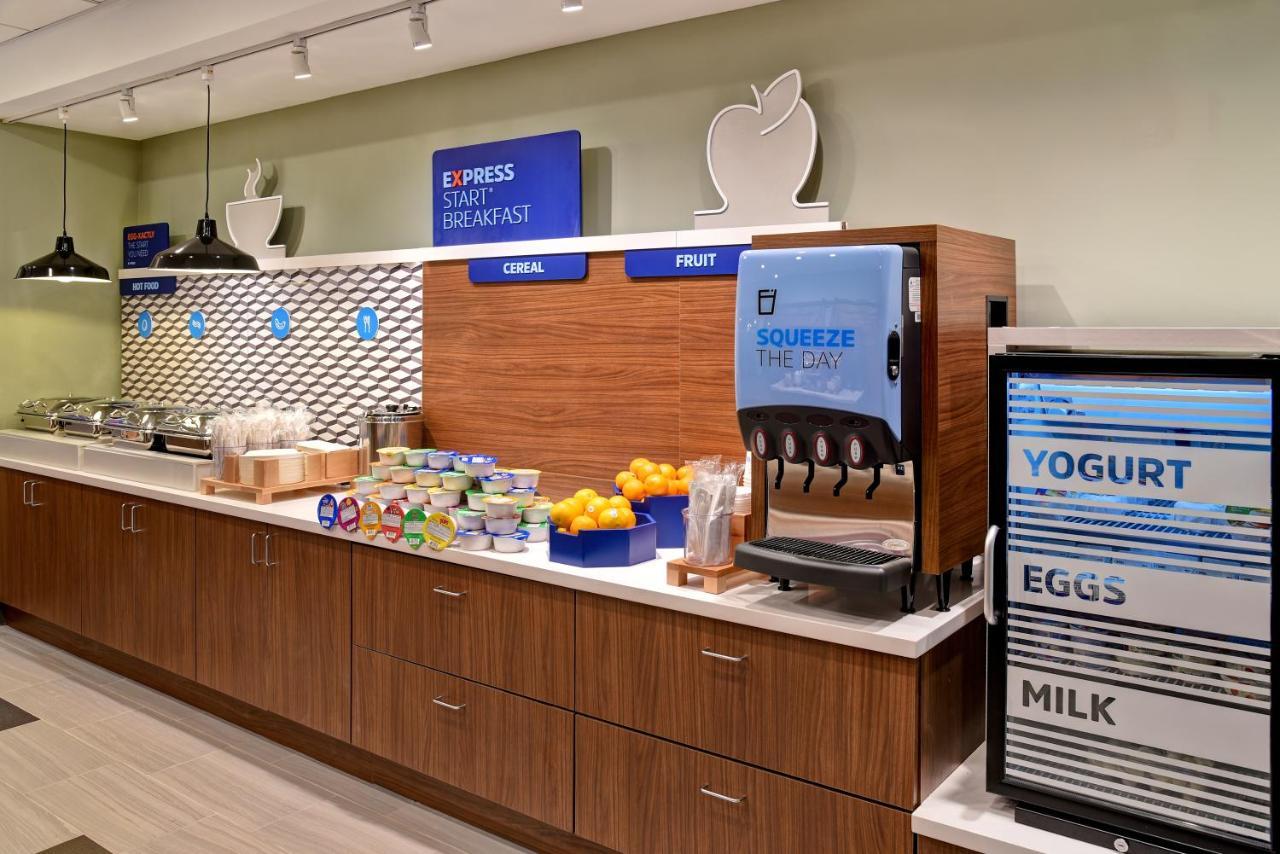 Holiday Inn Express & Suites - Ottawa By Ihg Bagian luar foto