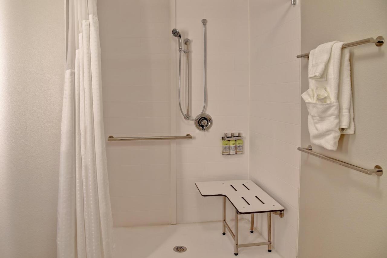 Holiday Inn Express & Suites - Ottawa By Ihg Bagian luar foto