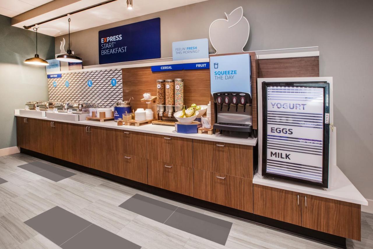 Holiday Inn Express & Suites - Ottawa By Ihg Bagian luar foto